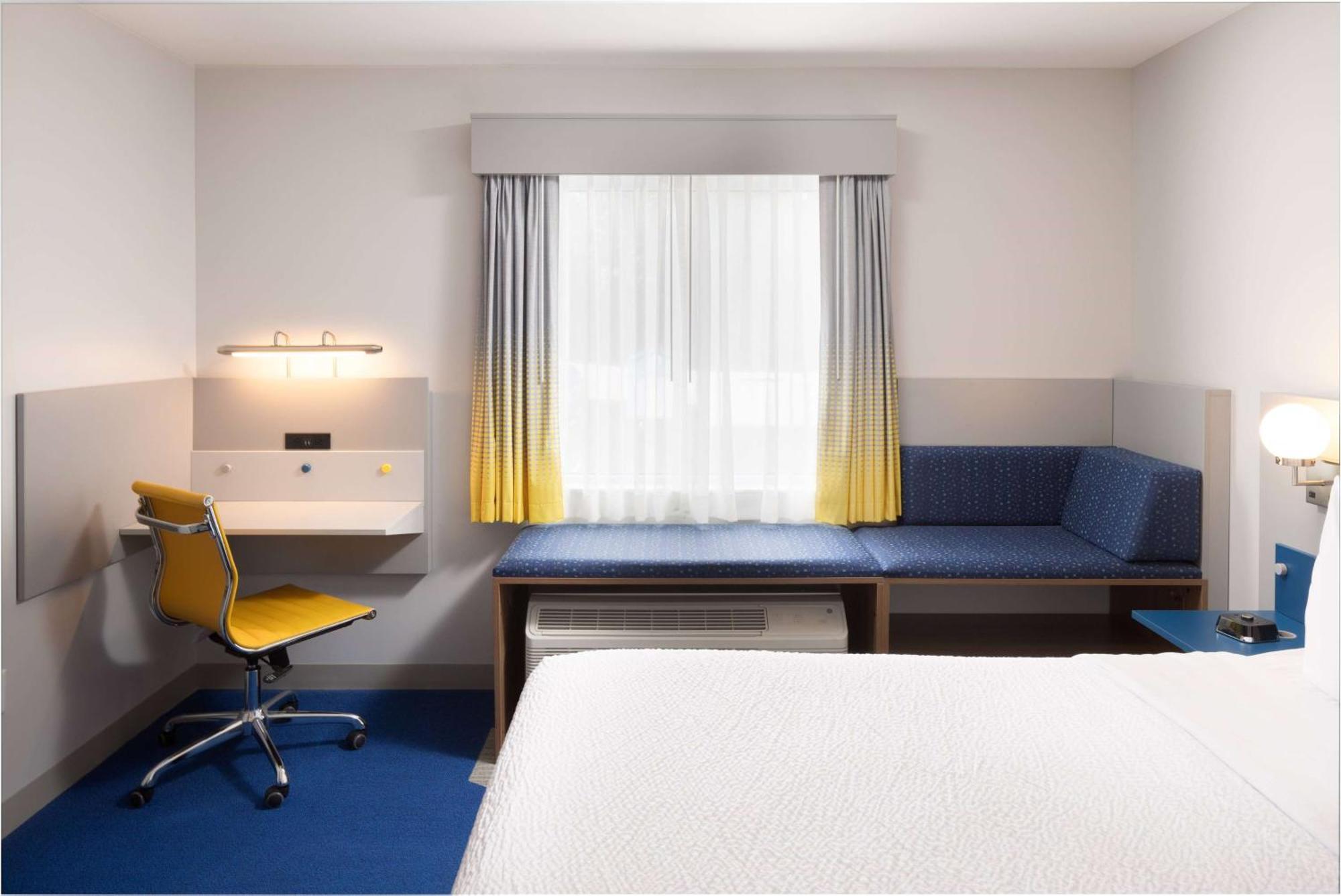 Microtel Inn & Suites By Wyndham Macedon Экстерьер фото