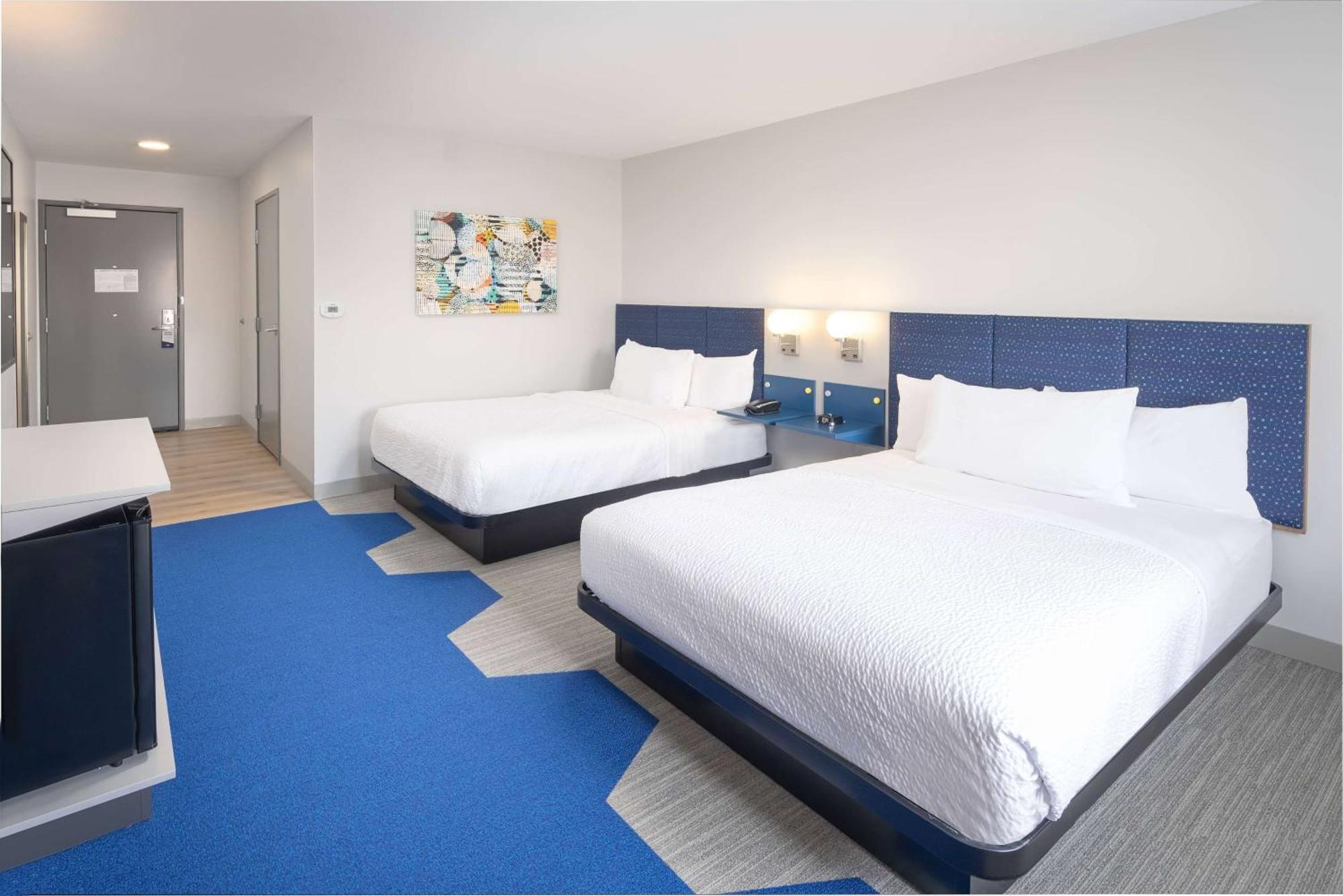 Microtel Inn & Suites By Wyndham Macedon Экстерьер фото