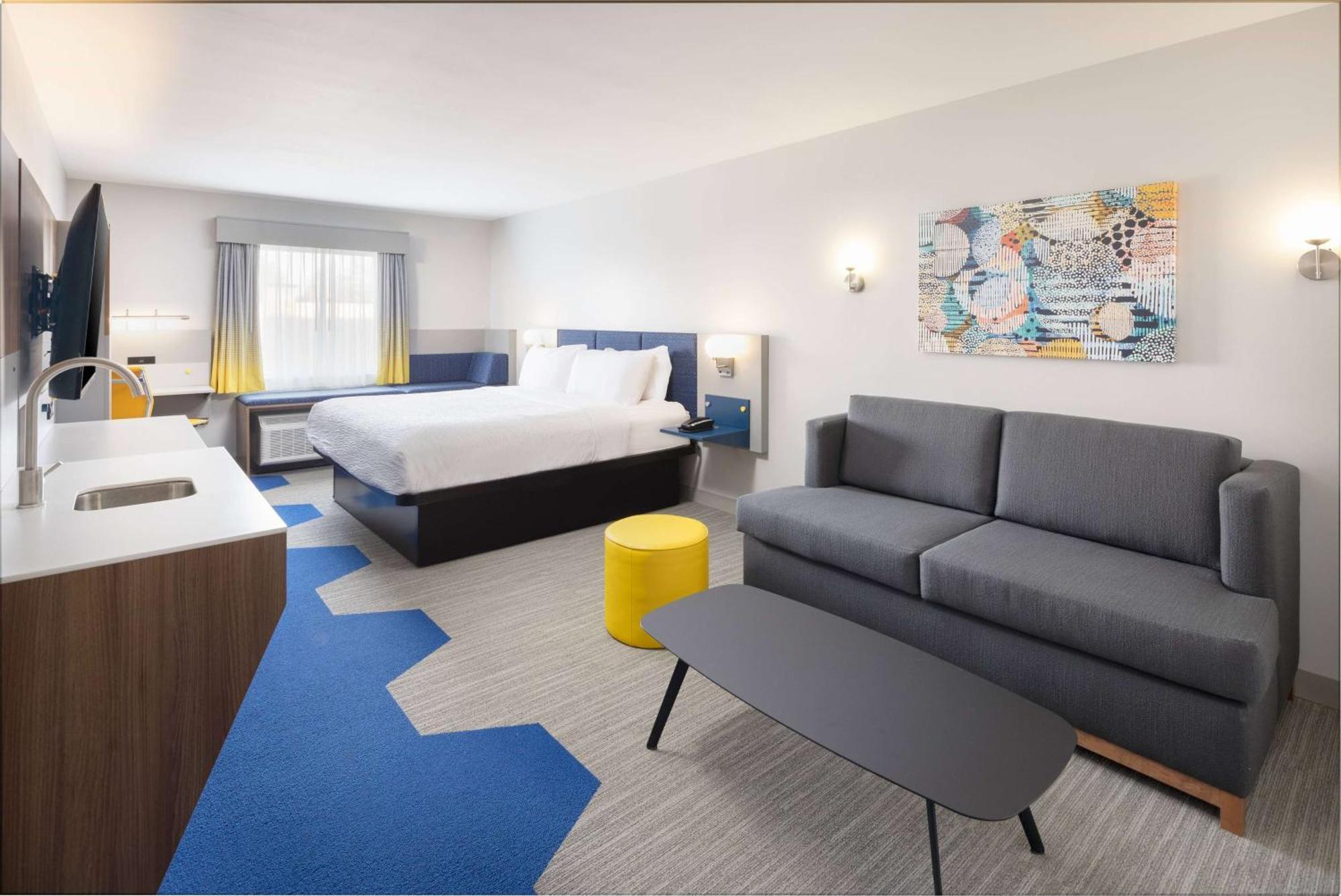 Microtel Inn & Suites By Wyndham Macedon Экстерьер фото